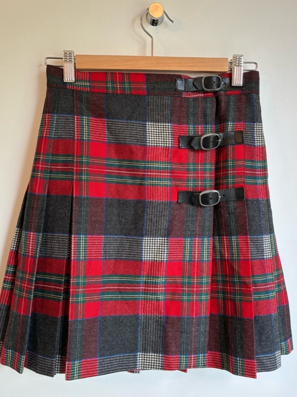 Tristan & Iseut Vintage 100% Virgin Wool Plaid Kilt Skirt Canada 7